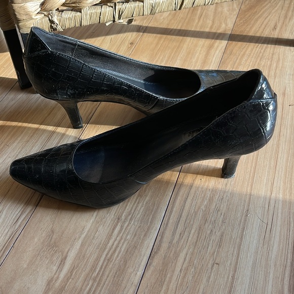 Life Stride EUC SZ 7.5 Heels 3” Croc Embossed Rubber Non Slip Cushion Insoles - Picture 6 of 8